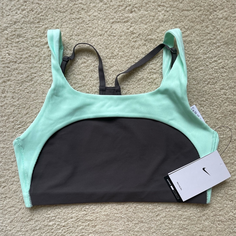 NWT Nike Women’s Indy Yoga Sports Bra in Ribbed Mint Green and Charcoal - Picture 2 of 6